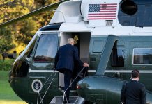 Donald Trump a părăsit Casa Albă