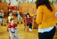 Narada, amplă intervenție de sprijinire a educației online în județul Bacău