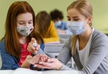 Guvernul Dreptei nu s-a pregătit pentru redeschiderea în siguranţă a şcolilor