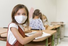 Elevii merg la școală până la intrarea în carantină