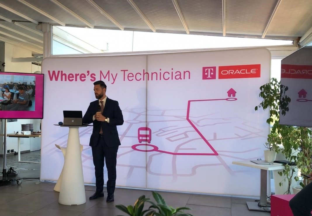 Telekom_Oracle_Laurentiu Uzum speaking_2