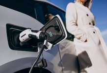 Acțiuni climatice: emisiile de CO2 de la mașinile noi au scăzut puternic în 2020, vehiculele electrice triplându-și cota de piață pe măsură ce se aplică noile obiective