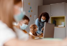 PSD cere Guvernului să nu condiționeze accesul elevilor la procesul de învățământ în funcție de vaccinare