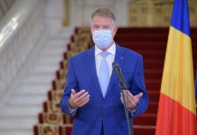Klaus Iohannis: Până când vă convingeți să vă vaccinați, e nevoie de restricții