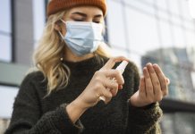Starea de alertă în România se va prelungi cu încă 30 de zile începând de sâmbătă. Purtarea măștii de tip medical sau FFP2 în toate spațiile închise și deschise