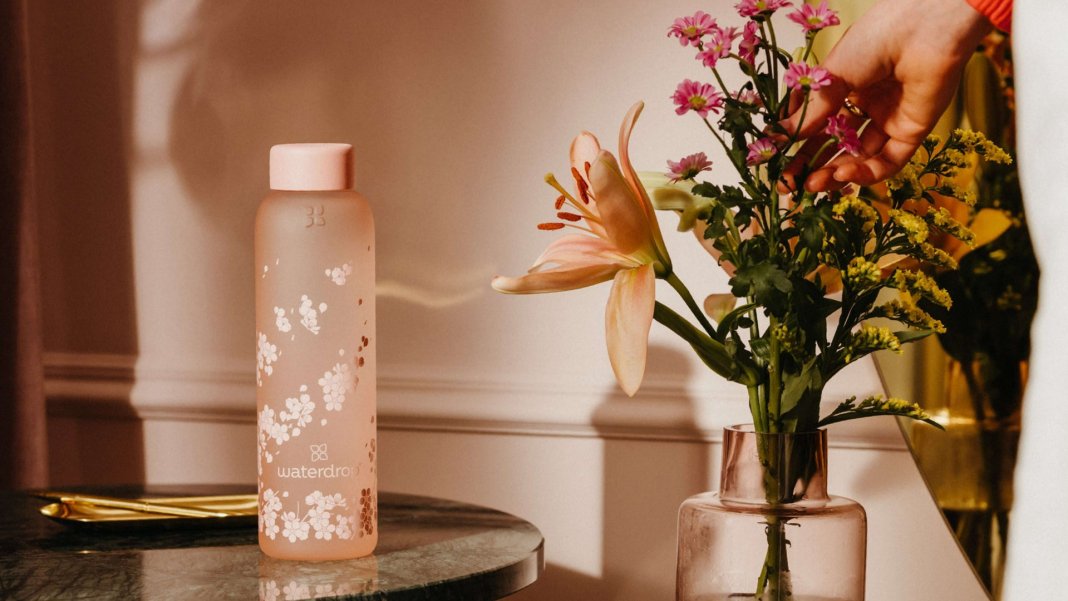 waterdrop-valentines-2022-homepage-header_5b85399d-506b-4c4d-9ccc-9db0f9e9761d_x1080