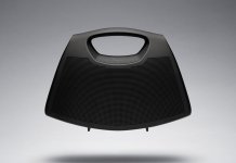 Colaborare BALENCIAGA-BANG & OLUFSEN: Un nou concept, geanta-boxă BALENCIAGA I BANG & OLUFSEN