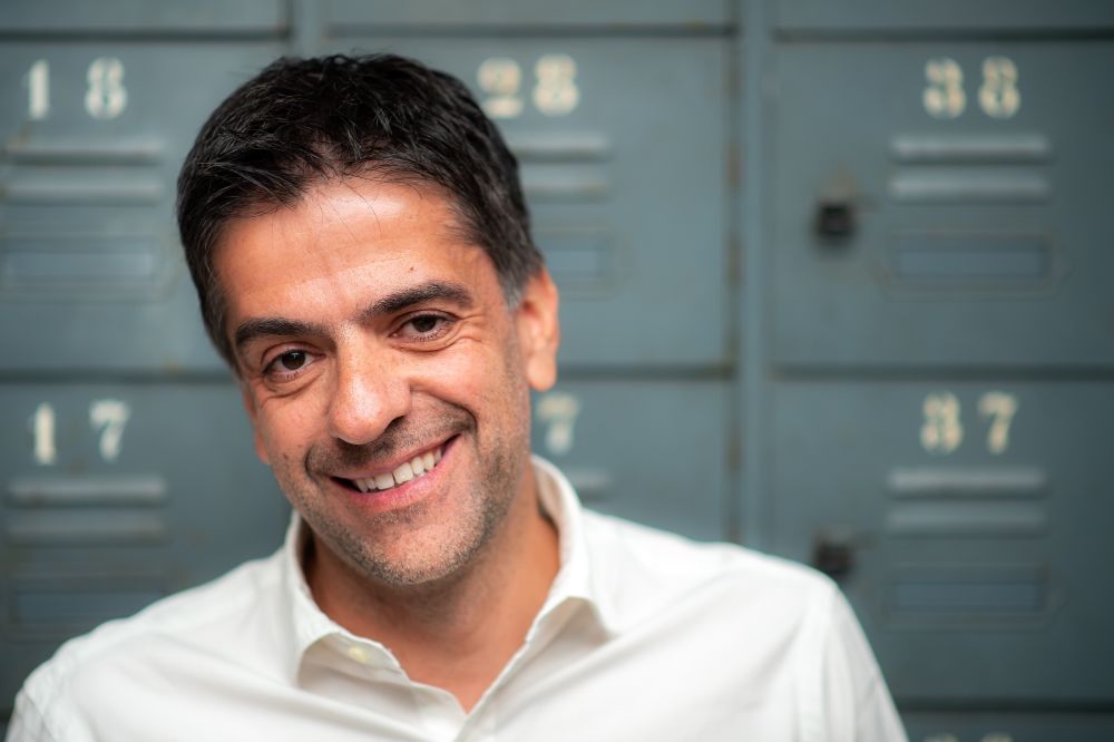 Kostas Tovil, tbi