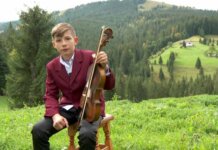 Asta-i Romania!//Povestea micului violonist