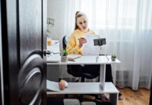 BestJobs: Flexibilitatea lucrului de oriunde a accelerat tendinta supra-angajarii. Doar 44% dintre angajatii care si-au luat proiecte sau joburi extra le mai pastreaza dupa revenirea la birou