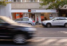 tbi bank semneaza un parteneriat cu Destine Broker, care ofera posibilitatea clientilor sa-si plateasca asigurarile, inclusiv RCA, in rate fara dobanda