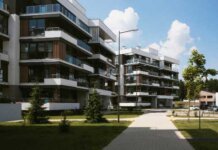 Colliers: Piata de investitii imobiliare din Romania a inregistrat un nivel scazut de tranzactii in prima jumatate a lui 2023, dar multe dintre cele cu valoare mare se afla in diverse stadii si s-ar putea incheia in a doua parte a anului