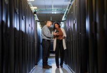 Arrow Electronics și Schneider Electric colaborează pentru a oferi industriei soluții de infrastructură sustenabile și avansate