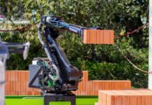 Robotul zidar, in actiune la nZEB Expo 2025. Evenimentul incepe vineri, 13 iunie, la Romexpo, Pavilion B2