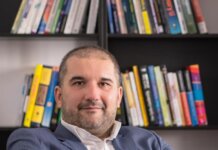 Studiu RoCoach și Novel Research: Românii nu au încredere în AI fără intervenție umană. 7 din 10 cer protecția datelor ca prioritate